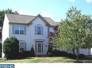 32 Atkinson Ln, Newtown, PA 18940