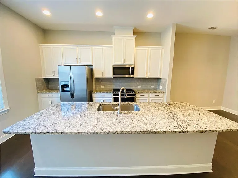 1815 Hislop Ln #8 — Photo 8