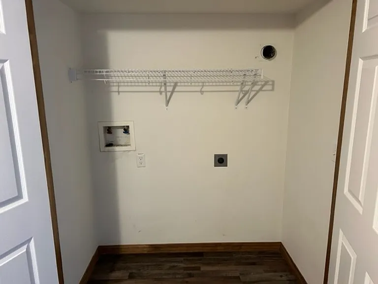 601 Valley View St #4 — Photo 6