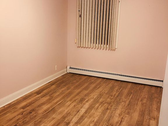 5th image of 92 Bay 43rd St Floor 1