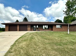 605 Dugdale Ave, Worthington, MN 56187