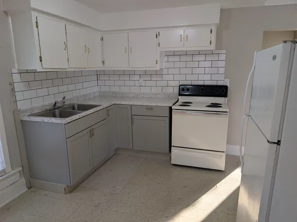 518 N School St #1B, Augusta, KS 67010