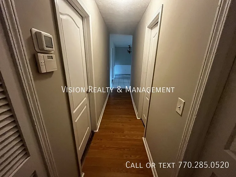 260 Castlegate Cir — Photo 16