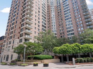 851 N Glebe Rd APT 1304, Arlington, VA 22203