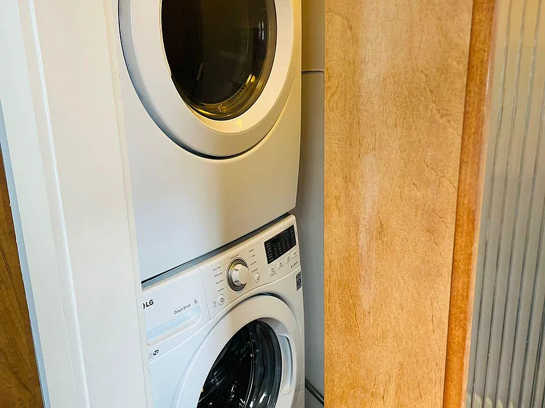 562 Formwalt St SW #2 — Photo 7