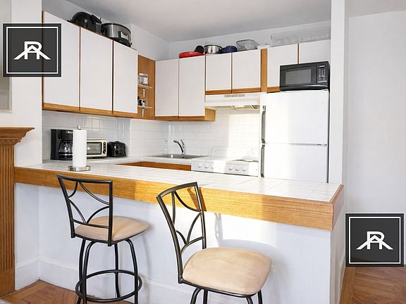 2nd image of 11 Aberdeen St APT 3