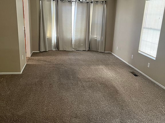 4th image of 2826 Pinebrook Dr