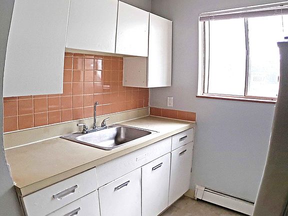 3rd image of 15610 Madison Ave APT 105