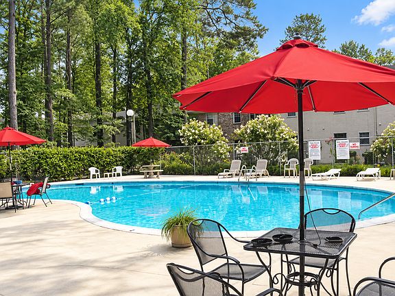 Beautiful Pool and Pool Deck Open Seasonally