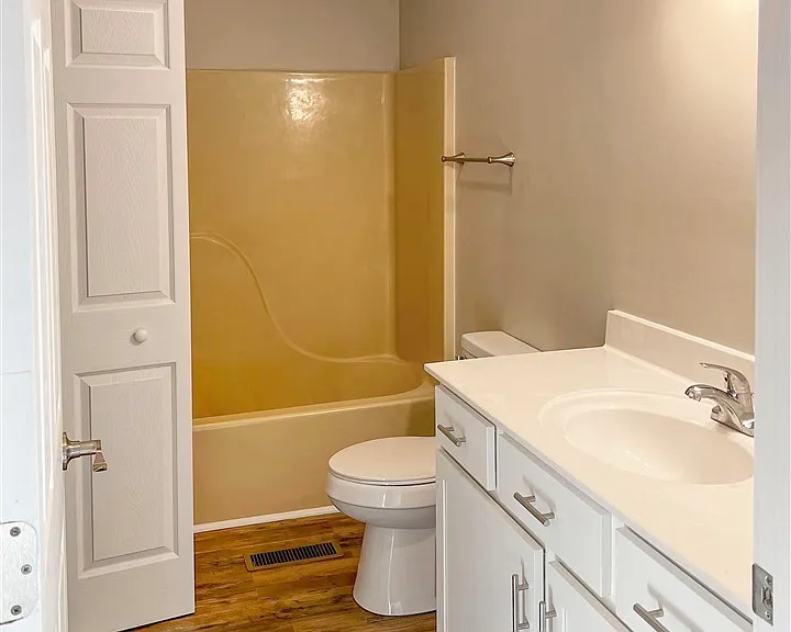 1248 Derek Dr — Photo 15