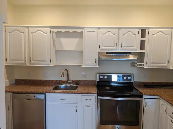 256 Cedar St, Manchester, NH 03103