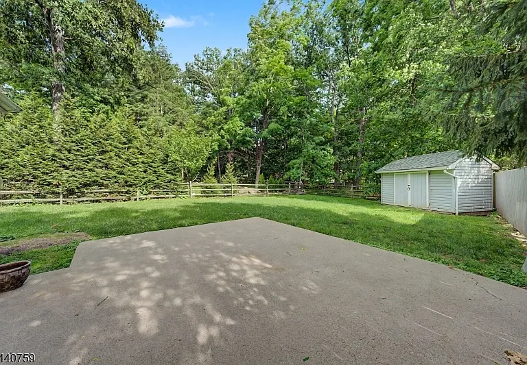 8 Oak Rd — Photo 29
