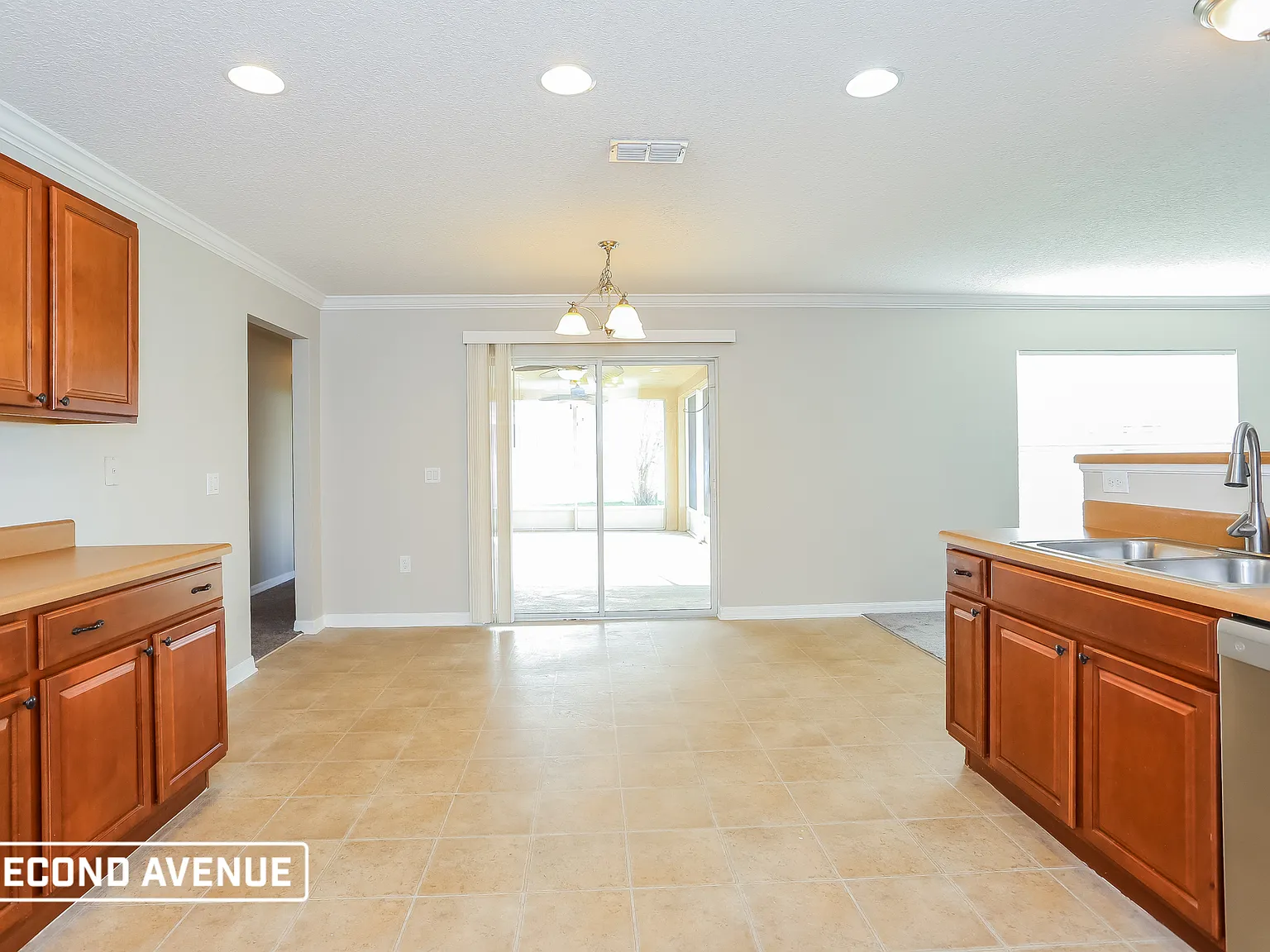4 bed, 2.0 bath, 2236 sqft, $2,150 — Photo 3