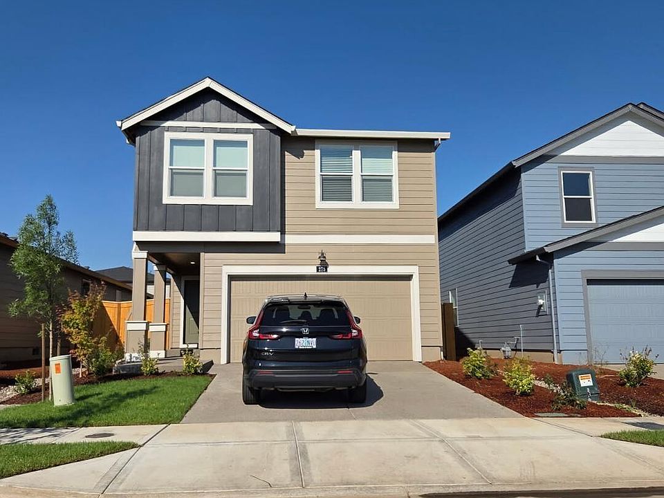 1st image of 275 Stella St NE