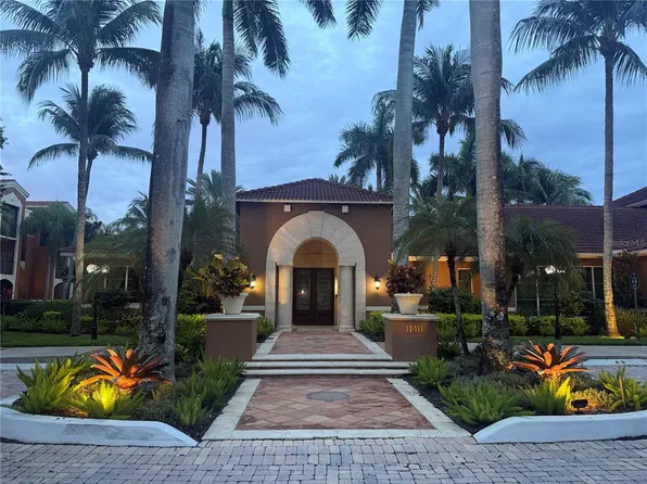1180 Reserve Way APT 302, Naples, FL 34105