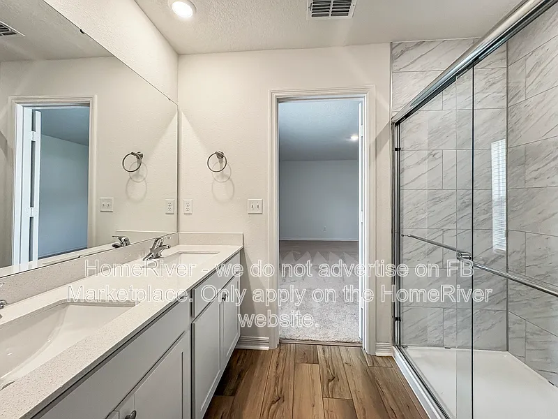 5 bed, 3.0 bath, 1981 sqft, $2,525 — Photo 4