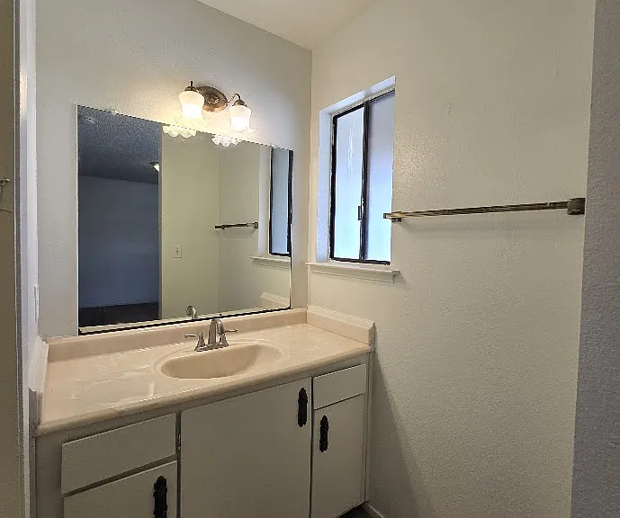1221 N Peach Ave #139 — Photo 10