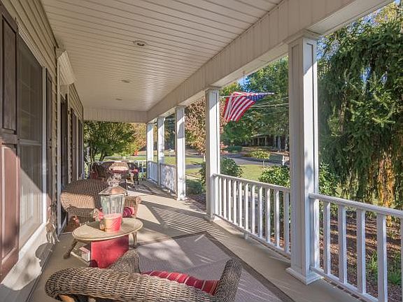 3rd image of 3502 Chelsea Ln