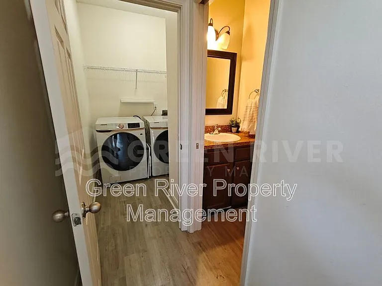 3107 Zeyno Dr — Photo 12