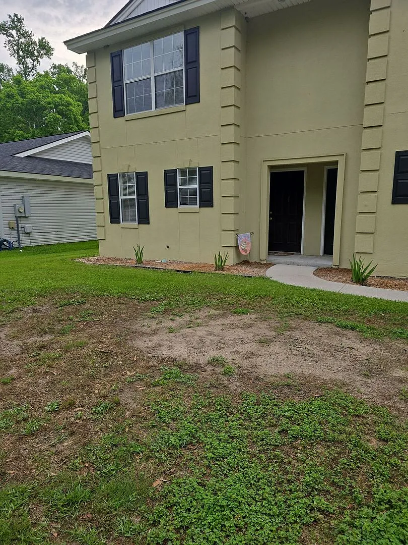 Savannah 2 Bed Townhome for Rent — Photo 2