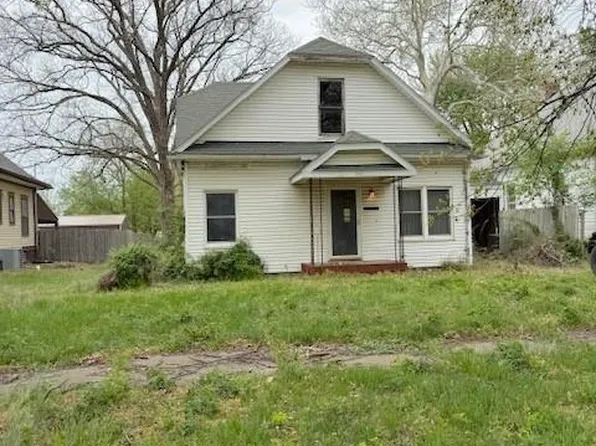 303 E Main St, Arma, KS 66712