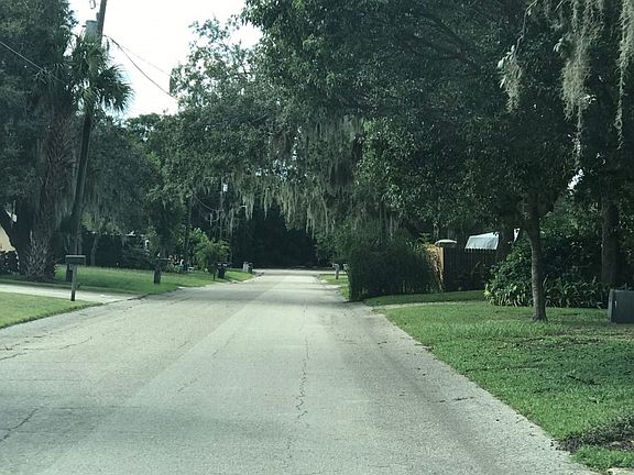 5th image of 299 Paradise Island Dr