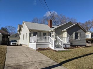 106 Parkside Ave, Pawtucket, RI 02861