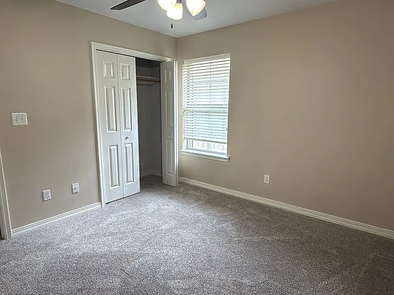 9812 Kings Pointe Dr — Photo 39