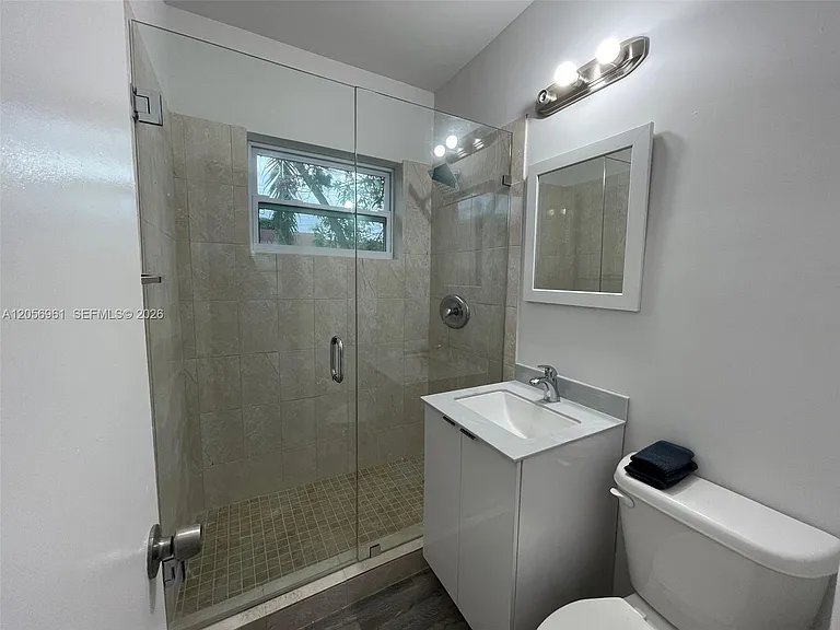 1117 SW 37th Ave #3 — Photo 7