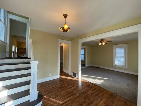 856 S Douglas Ave, Springfield, IL 62704