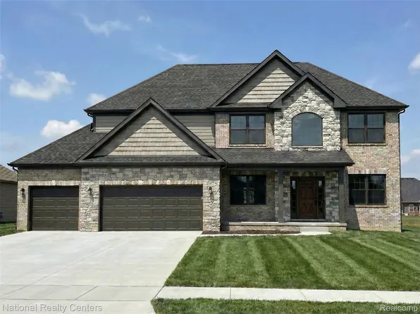 2495 Lindsay Ln, Grand Blanc, MI 48439