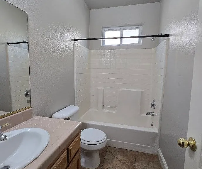 4726 N Erie Ave — Photo 29