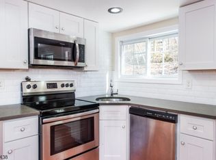 78 Winona Trl, Jefferson Twp., NJ 07849