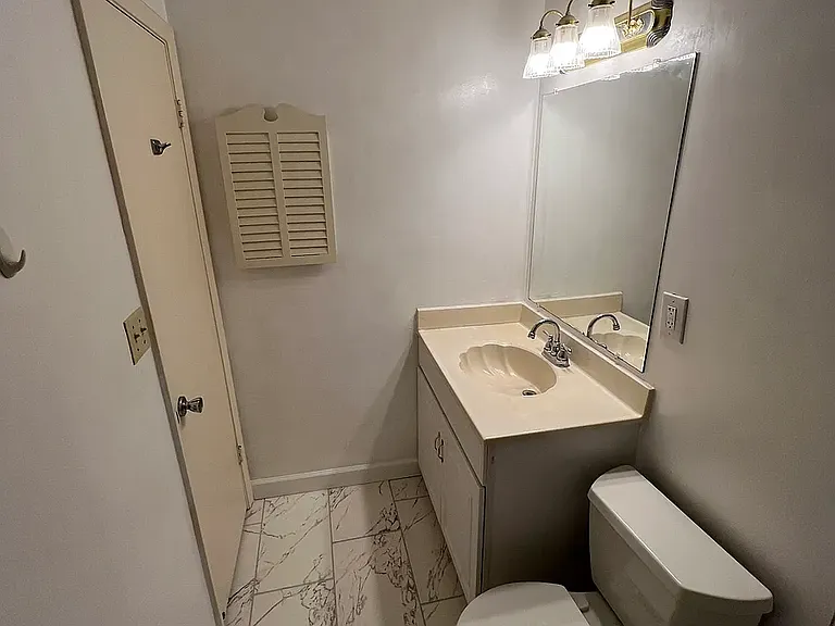 2756 SW 14th Dr #2756 — Photo 7
