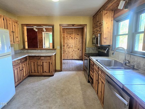 9th image of 4490 Holland Loop Rd