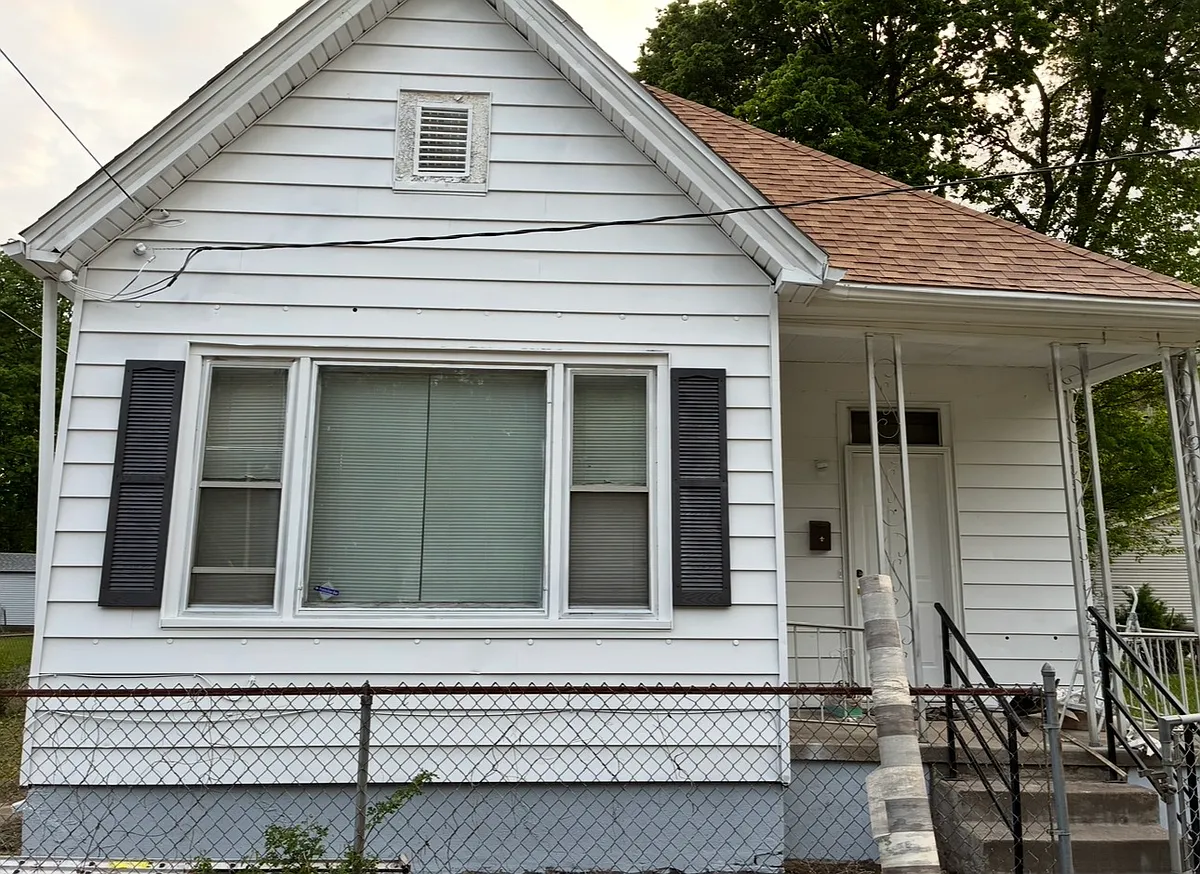 Building Photo - 213 N Webster St