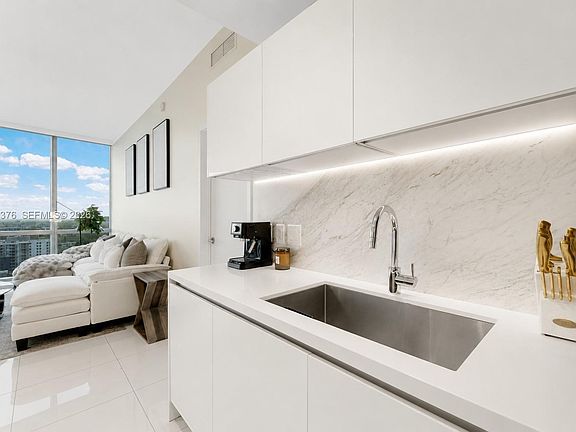 5th image of 851 NE 1st Ave #2308S