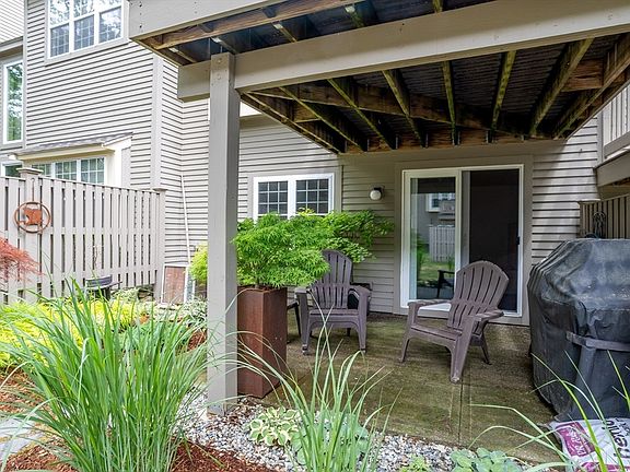 3rd image of 110 Ridgefield Cir #D