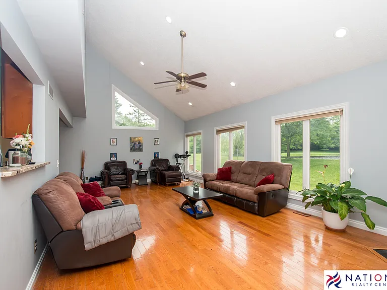 37709 Glengrove Dr — Photo 21