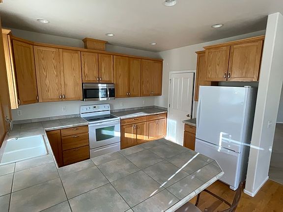 5th image of 3406 Essex Ct NW