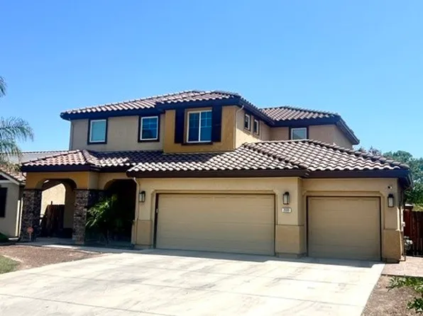 2009 Gus Villalta Dr, Los Banos, CA 93635