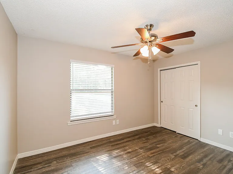 6020 Pine Ave — Photo 14