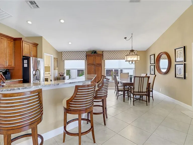 1466 Vintage Ln — Photo 8