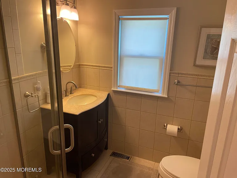300 4th Ave — Photo 34