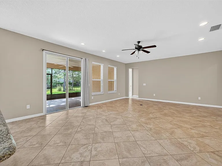 3637 NW 56th Ave — Photo 15