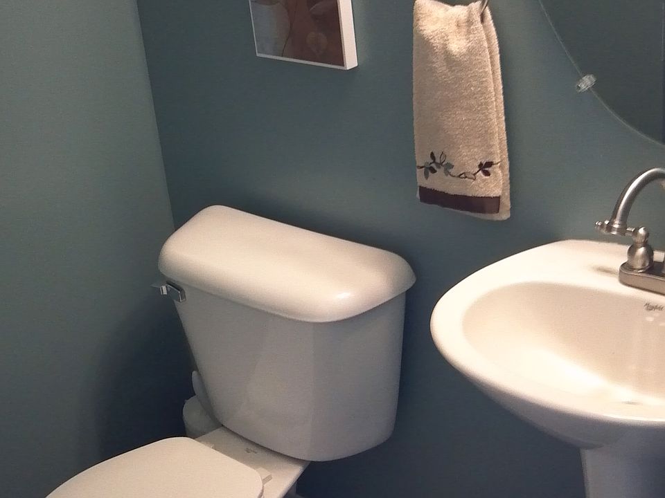 Main Floor 1/2 bath