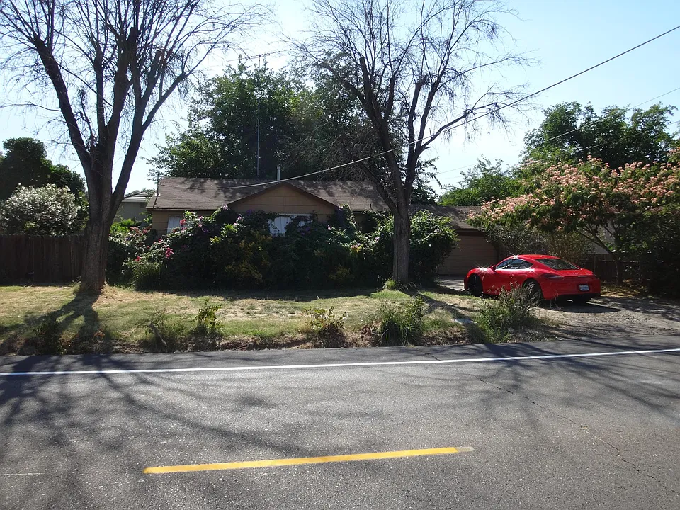 3727 California Ave