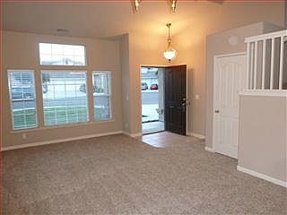 5th image of 210 Le Chateau Dr