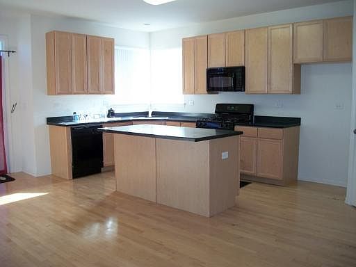 2nd image of 725 W Meadow Ln