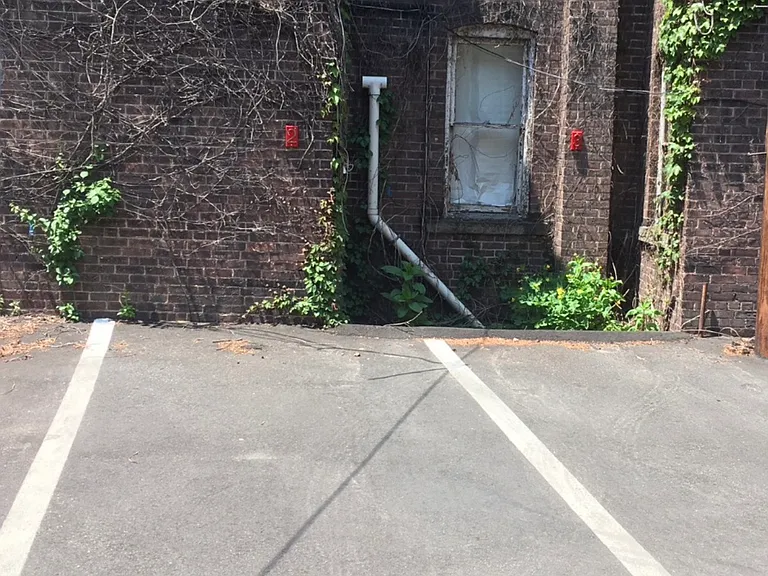 585 Chapel St #1 — Photo 2